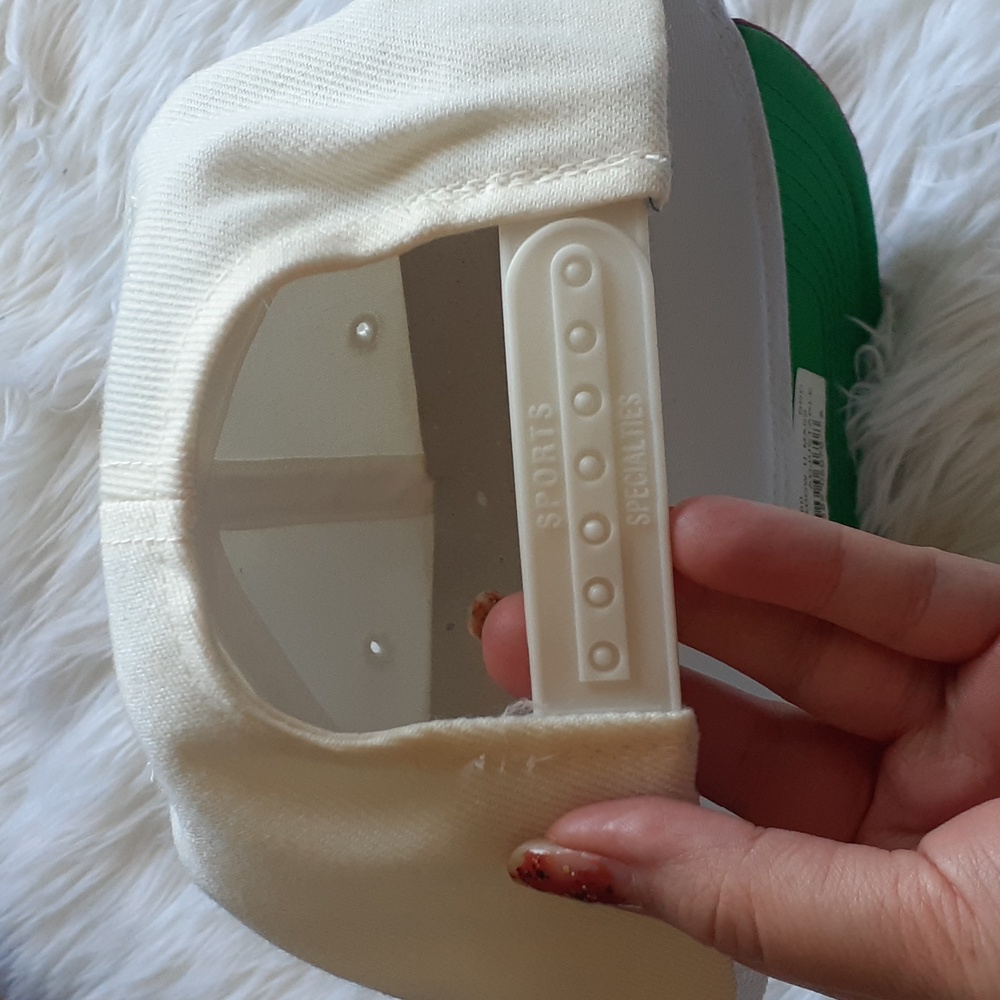 Vtg University of Massachusetts UMASS Minutemen Ivory & Maroon Snapback - Picture 8 of 9